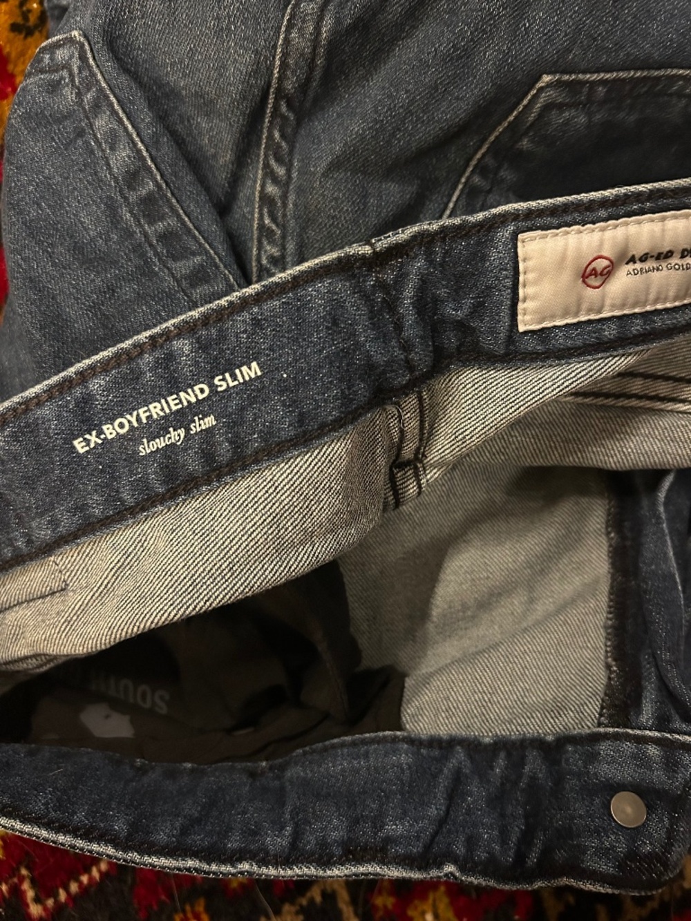 AG Jeans - slouchy slim size 28 - Picture 3 of 4